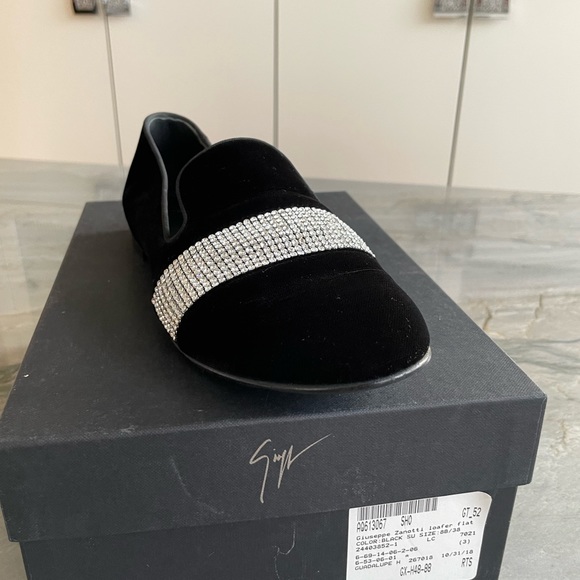 Giuseppe Zanotti - Black Velvet with Swarovski Crystals Loafer Flats - Picture 5 of 5